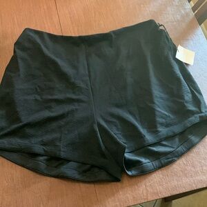 New black pull on shorts size 3X